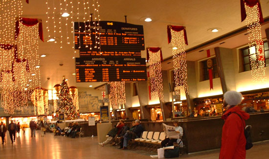 (Cette photo de Florence à été prise à la Gare Centrale de Montréal durant Noël 2001)