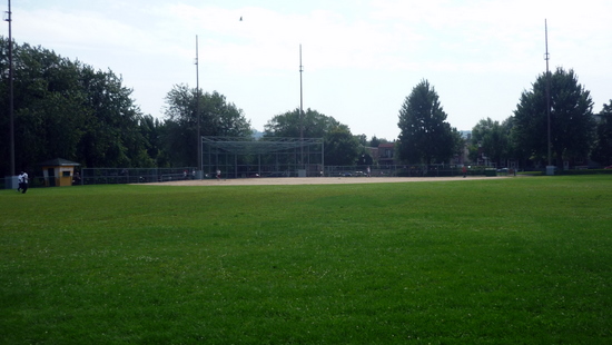 le terrain de baseball 1 du parc Laurier le terrain de baseball 1 du parc Laurier