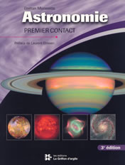 Cela me fait d’ailleurs penser à un échange que j’avais provoqué avec mon professeur d’astronomie en 1994. Quand fut venu le temps d’évoquer l’hypothèse d’une forme de vie extraterrestre, ce dernier était incapable d’accepter qu’elle puisse se développer sans la présence d’eau. Pour lui, l’émergence de la vie était confinée à des conditions similaires à l’environnement terrestre.