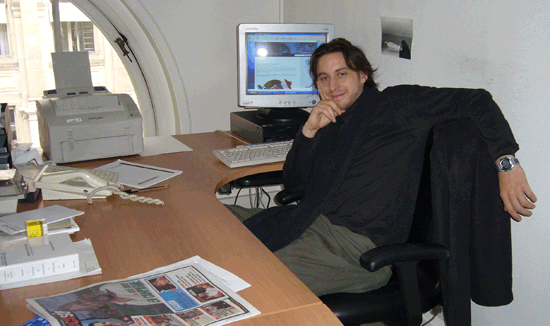 Carl dans son bureau Carl dans son bureau