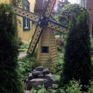 Une pierre tombale à la croisée des chemins