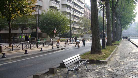 Ambiance aux abords Canal Saint-Martin