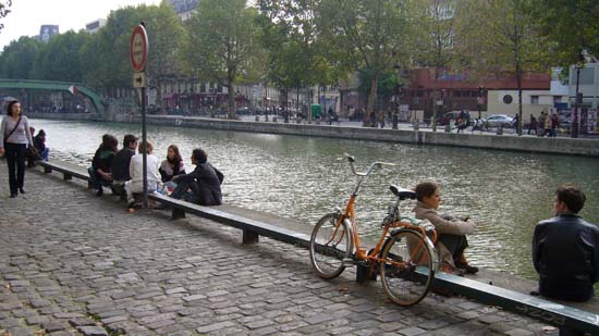 Ambiance aux abords Canal Saint-Martin