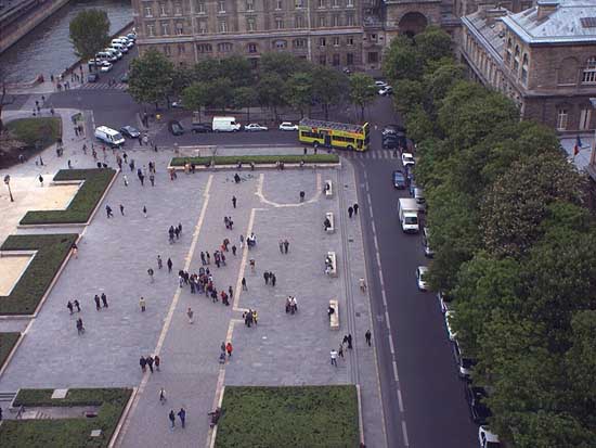 Parvis JP2
